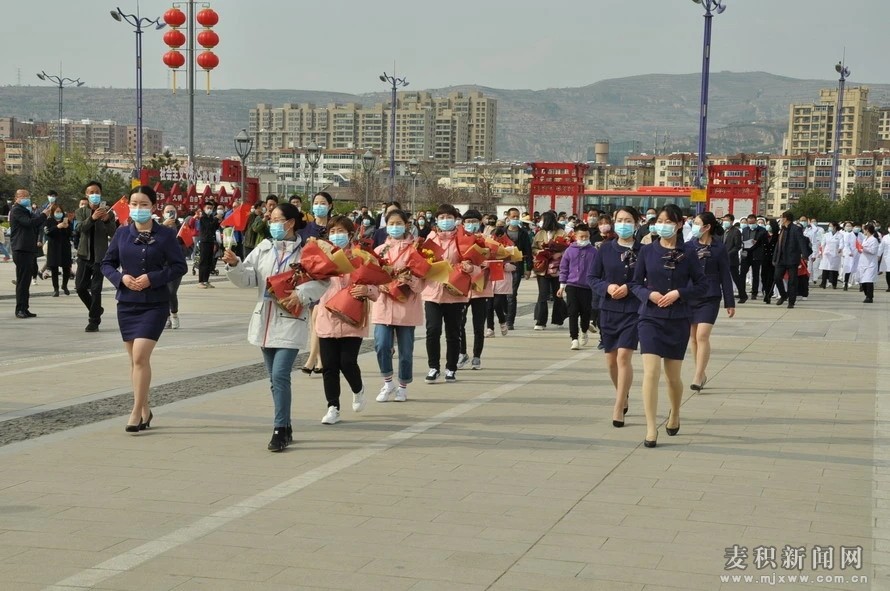 不辱使命 英雄凱旋！麥積區馳援武漢5名醫務人員回家了