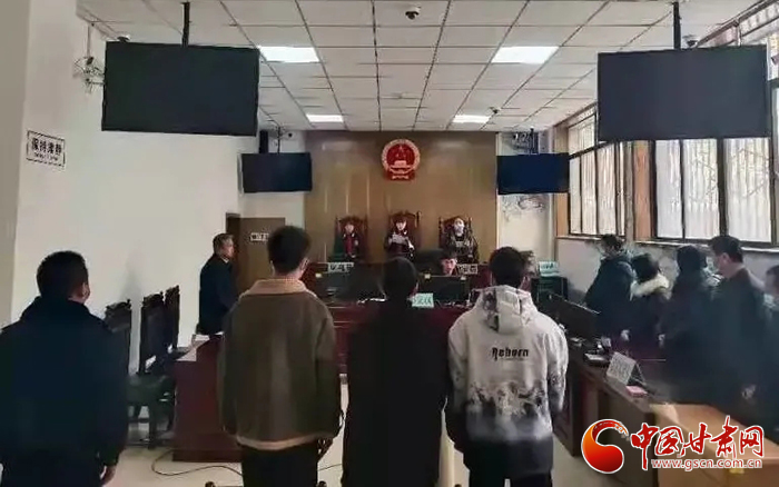 依法帶娃！甘肅省平涼市發出首份《家庭教育令》