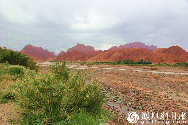 庫車銅廠河沿途,曾經(jīng)的絲路古道。楊文遠 攝