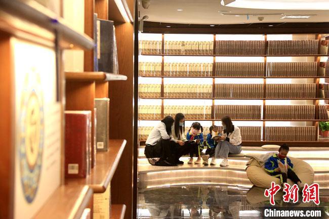敦煌書局建成運營:逾1.6萬部敦煌題材書籍集中展陳
