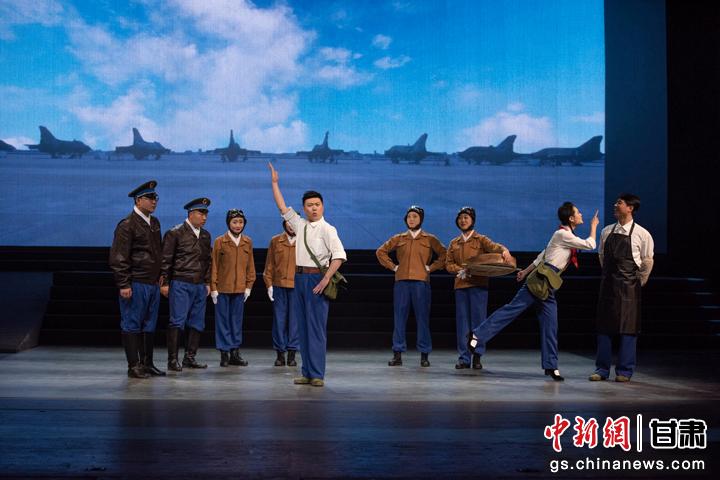 圖為甘肅原創(chuàng)音樂劇《風花雪月》演出劇照。(資料圖)潘禹辰 攝 圖為甘肅原創(chuàng)音樂劇《風花雪月》演出劇照。(資料圖)潘禹辰 攝