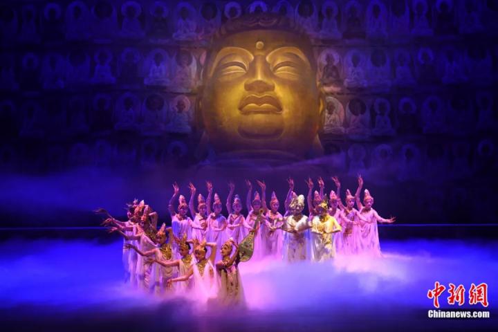 2024年2月23日晚，中國經典舞劇《絲路花雨》在甘肅蘭州演出恭賀新春。李亞龍 攝