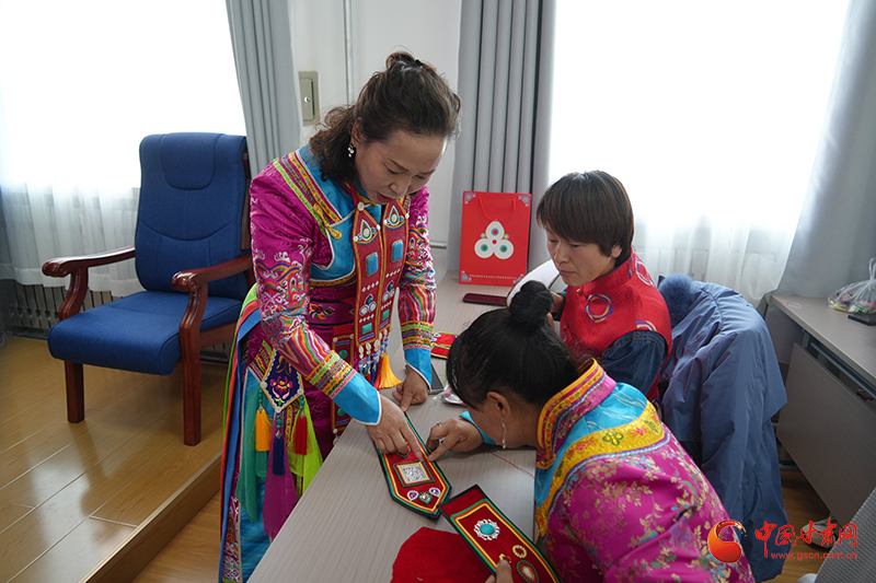 肅南：針尖生花富鄉鄰